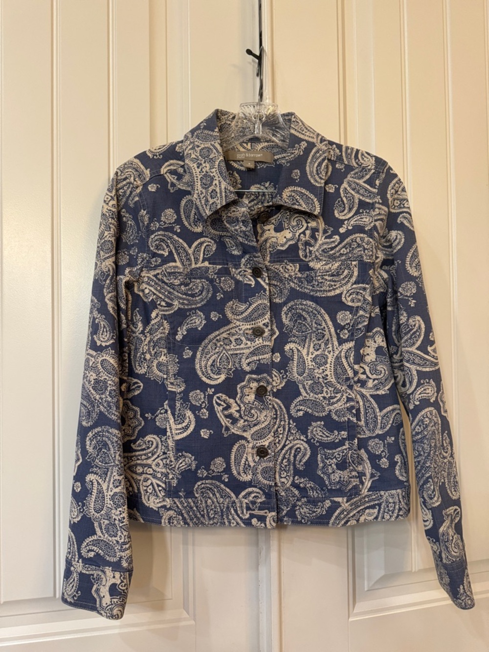 CROFT & BARROW Blue paisley print Jacket.  Long sleeve, linen- like feel.